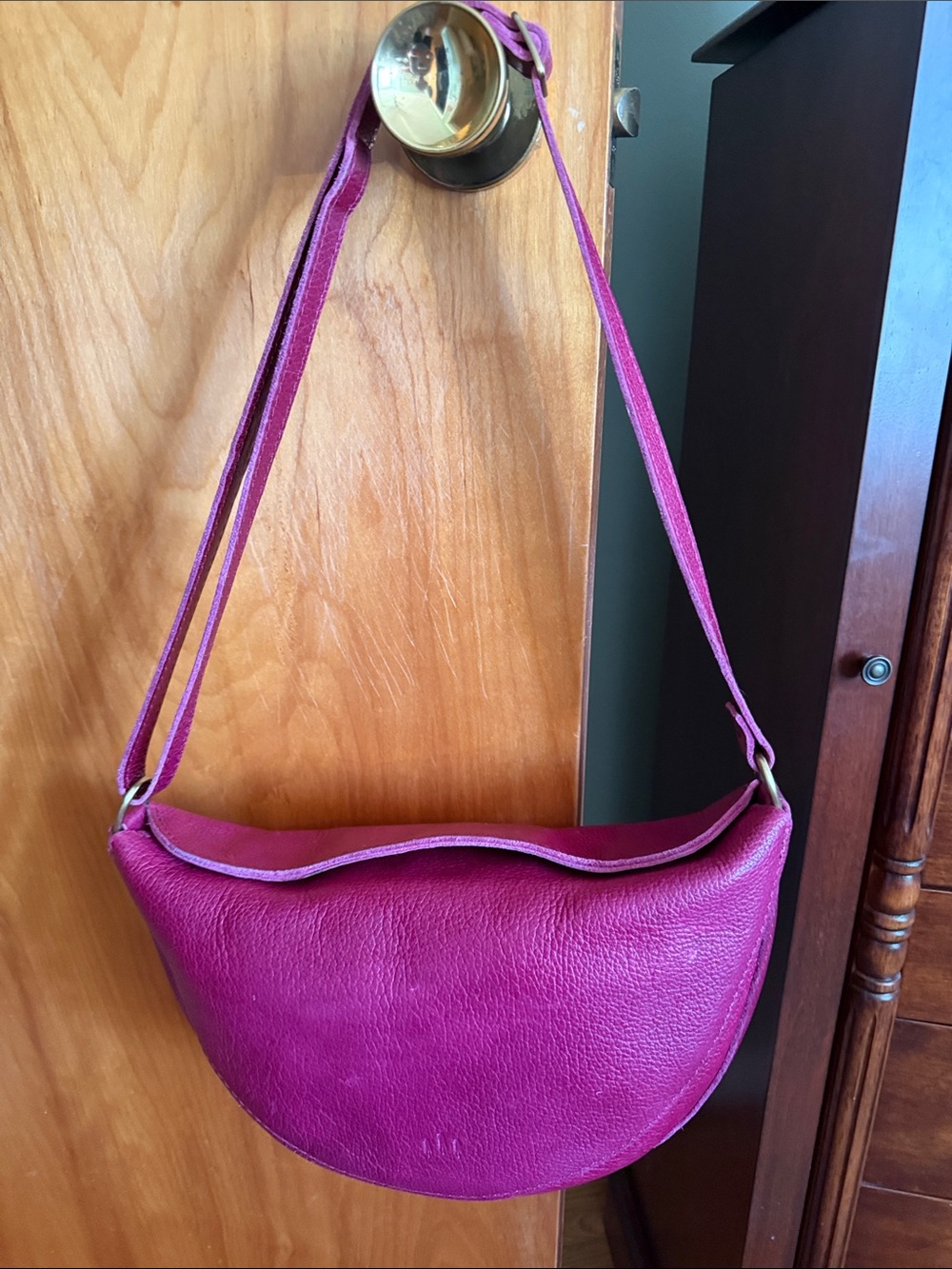 Portland Leather Shoulder Bag in Raspberry - Picture 4 of 4